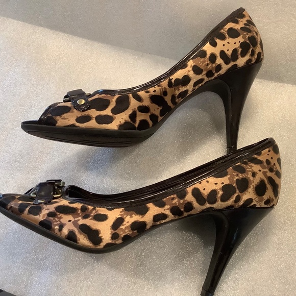 Connie Womens Leopard Print Shoes Peep Toe Pumps Size 10 - Picture 2 of 7